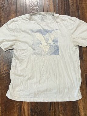 American Eagle White Graphic Tee with Subtle Blue Print